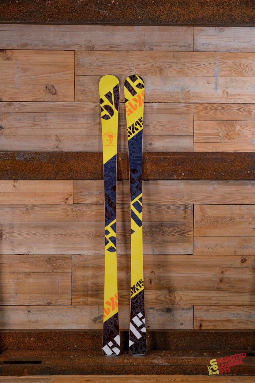 Skis ALPINE Short Turn (ST) 163 cm